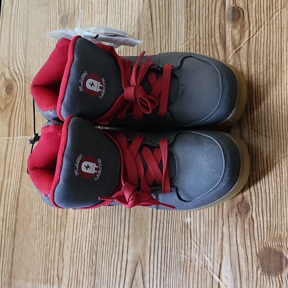 NWT Flash Lights Red/Grey Color Changing Light up Sneakers sz 5 - Picture 2 of 5